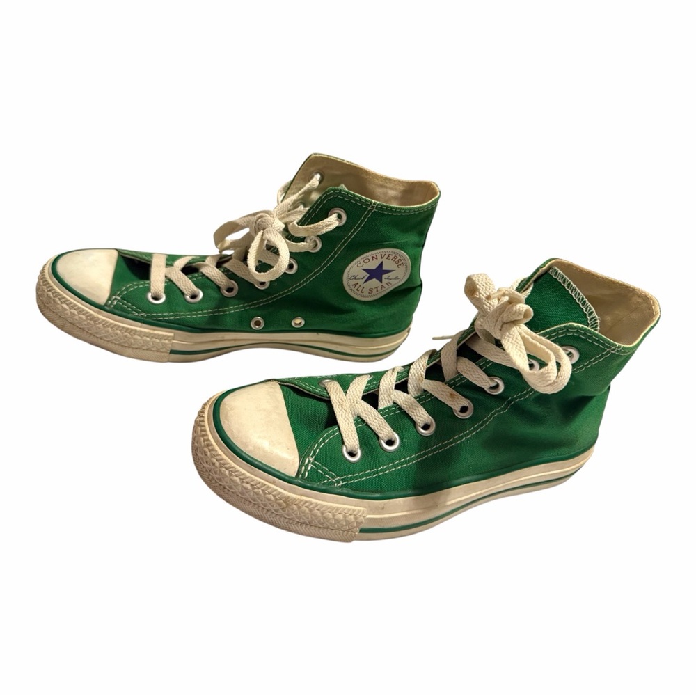 Converse Green High-Top Sneakers.      Men’s 5/ Women 7